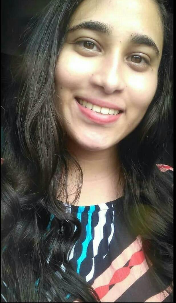 Thamilys (estudante voluntária_